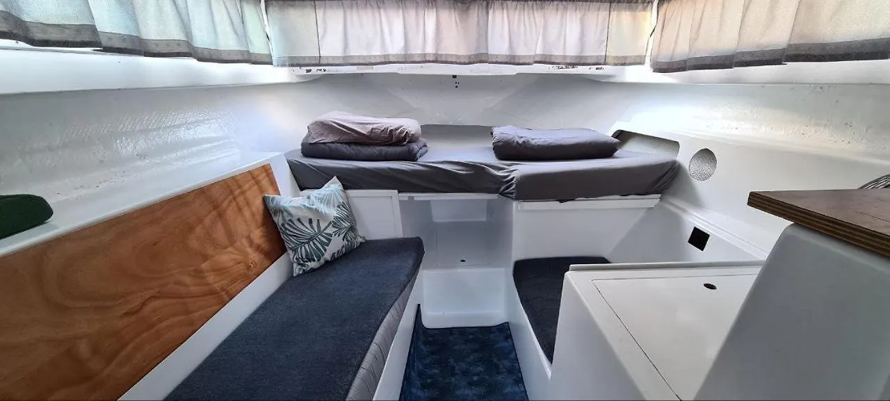 Botel Cosy Boat Flat At Barcelona Beach