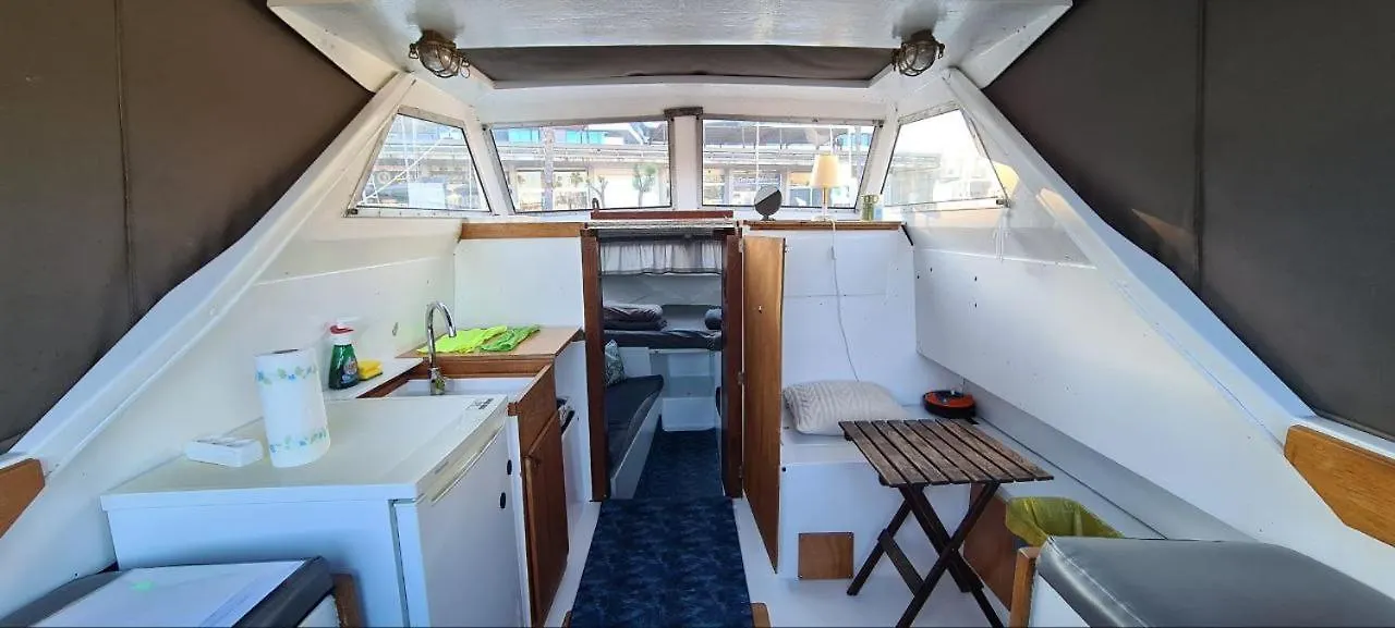 Cosy Boat Flat At Barcelona Beach